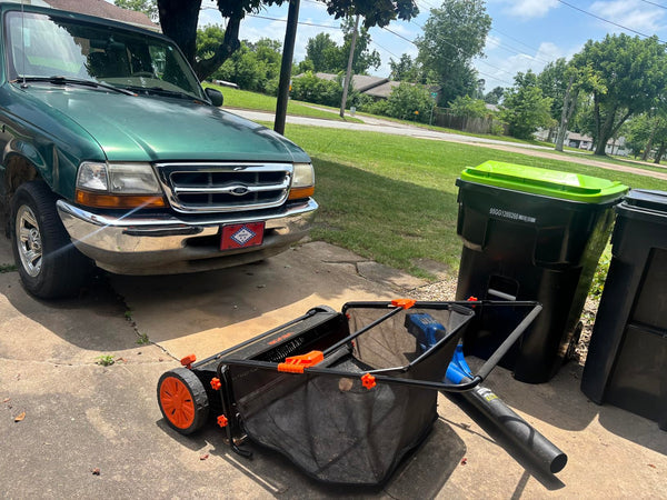 Manual Push Lawn Sweeper – Adjustable Leaf & Grass Collector